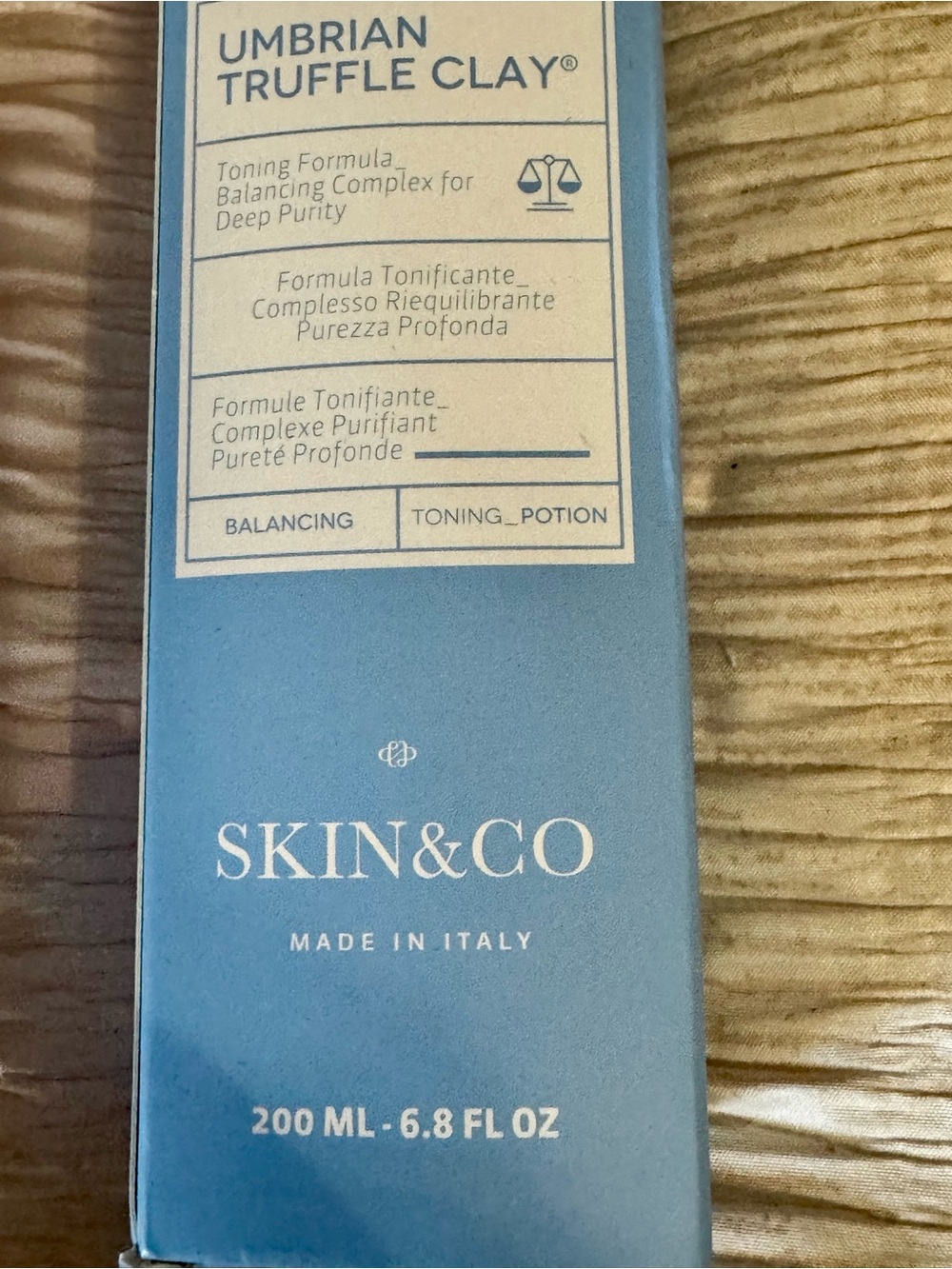 Skin&Co Blue Umbrian Truffle Clay Toning Potion – Balancing Cleanser